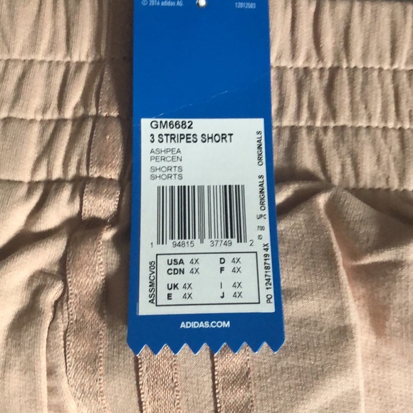 Shorts - Picture 5 of 5